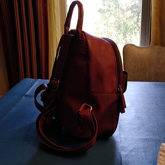 Harry Potter Hogwarts Red Backpack w/ Adjustable straps Movie Series - Picture 5 of 15